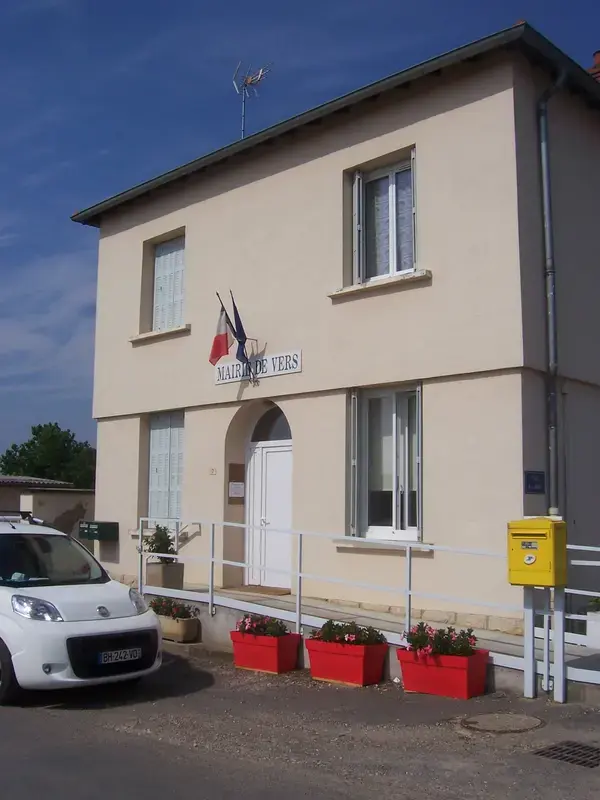 Monte Escalier 74 Monte escalier Vers